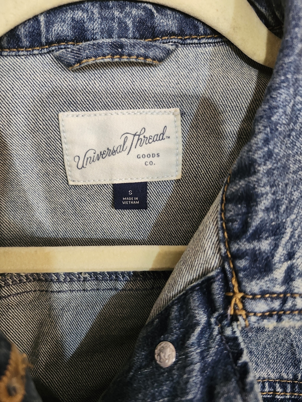 Universal Thread Denim Jacket 99% Cotton Blue Trucker Jean Jacket S Classic - Picture 6 of 7